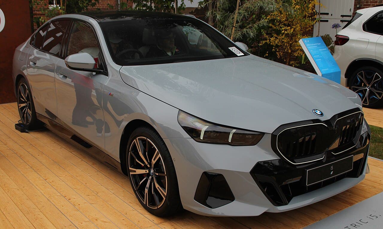 BMW i5, foto 1 de 3