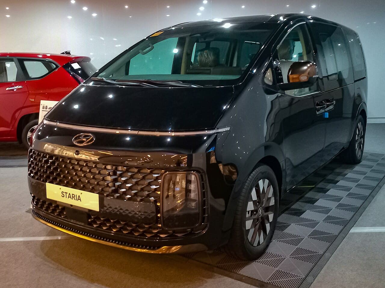 Hyundai STARIA, foto 1 de 3