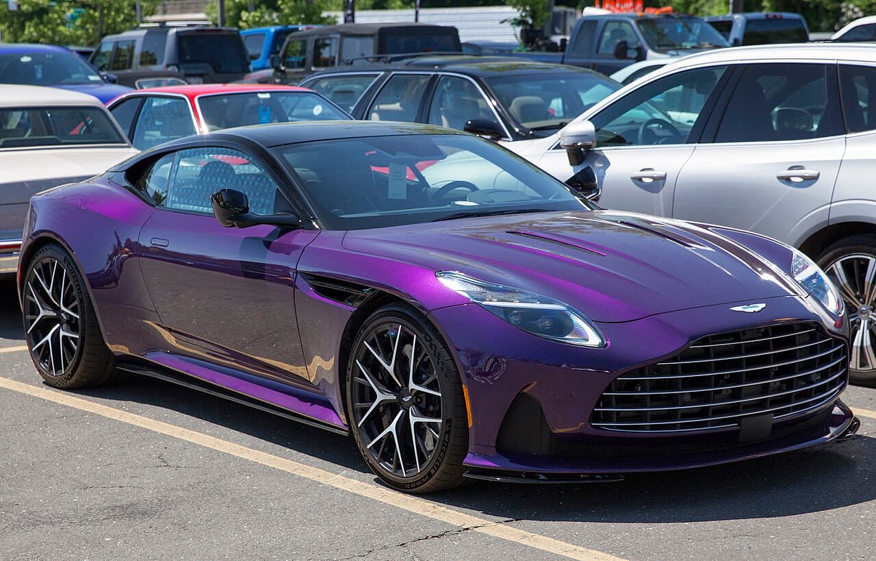 Aston Martin DB12
