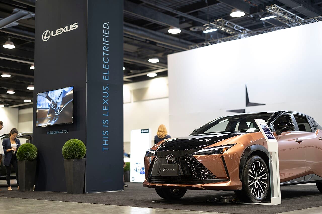 Lexus RZ