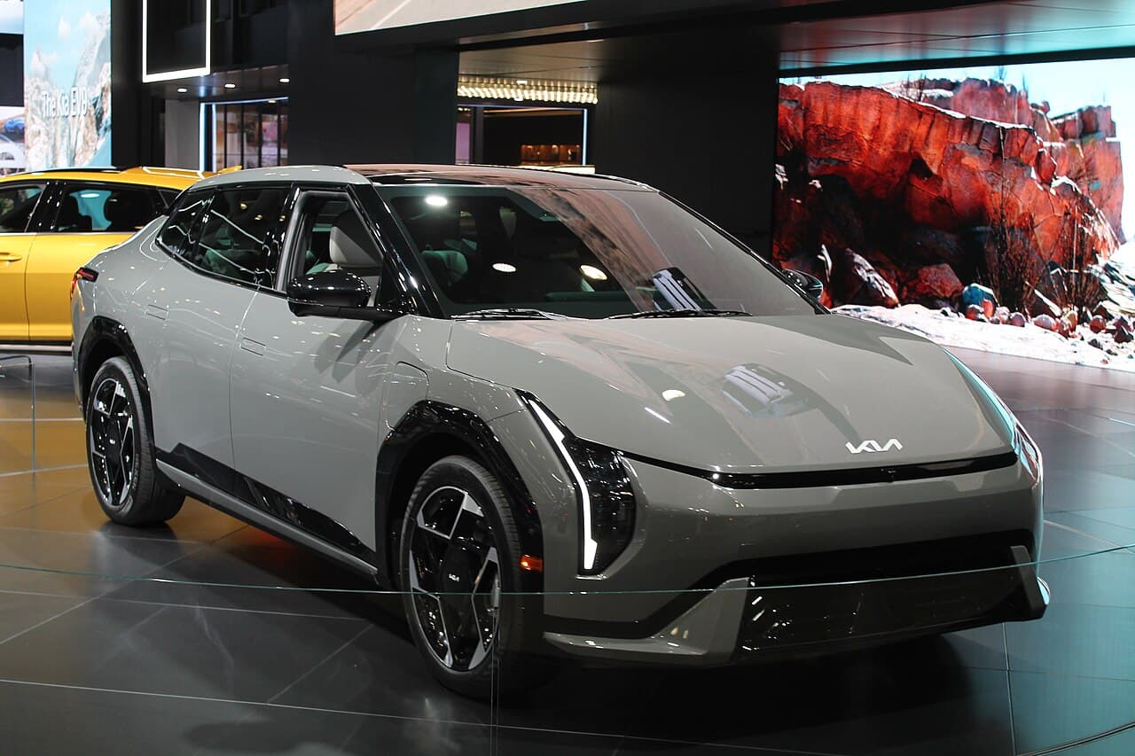 KIA EV4, foto 1 de 3