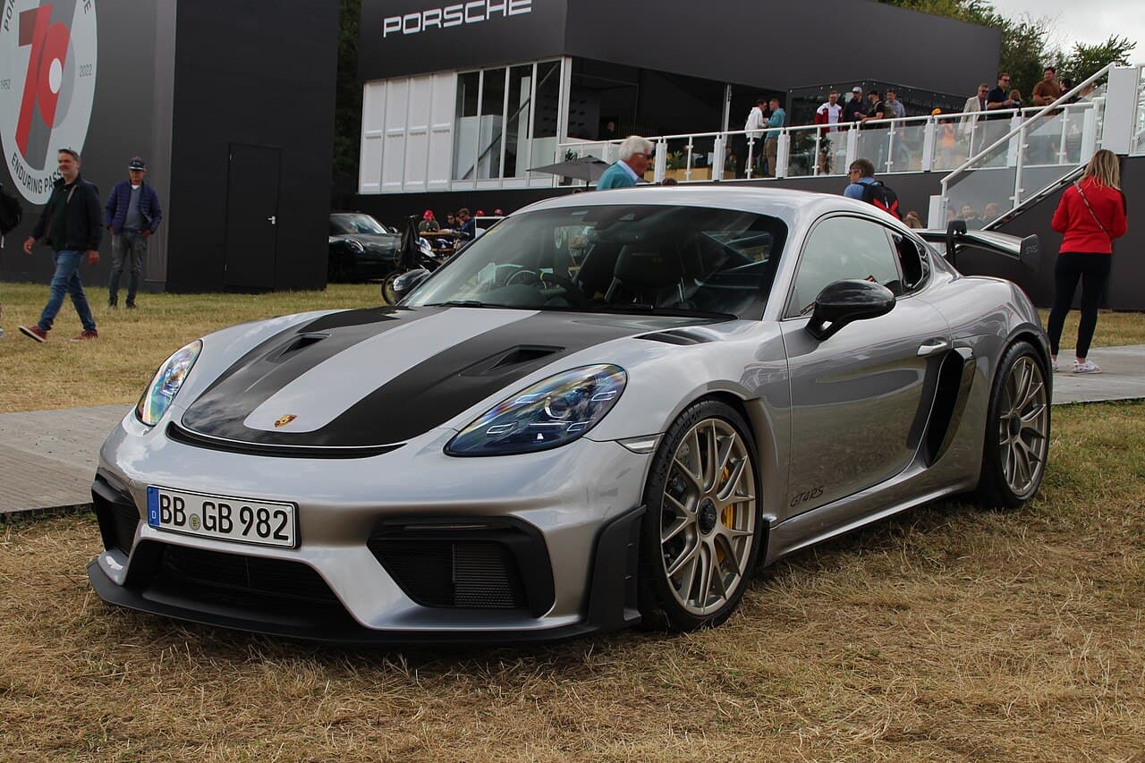 Porsche 718 Cayman GT4 RS