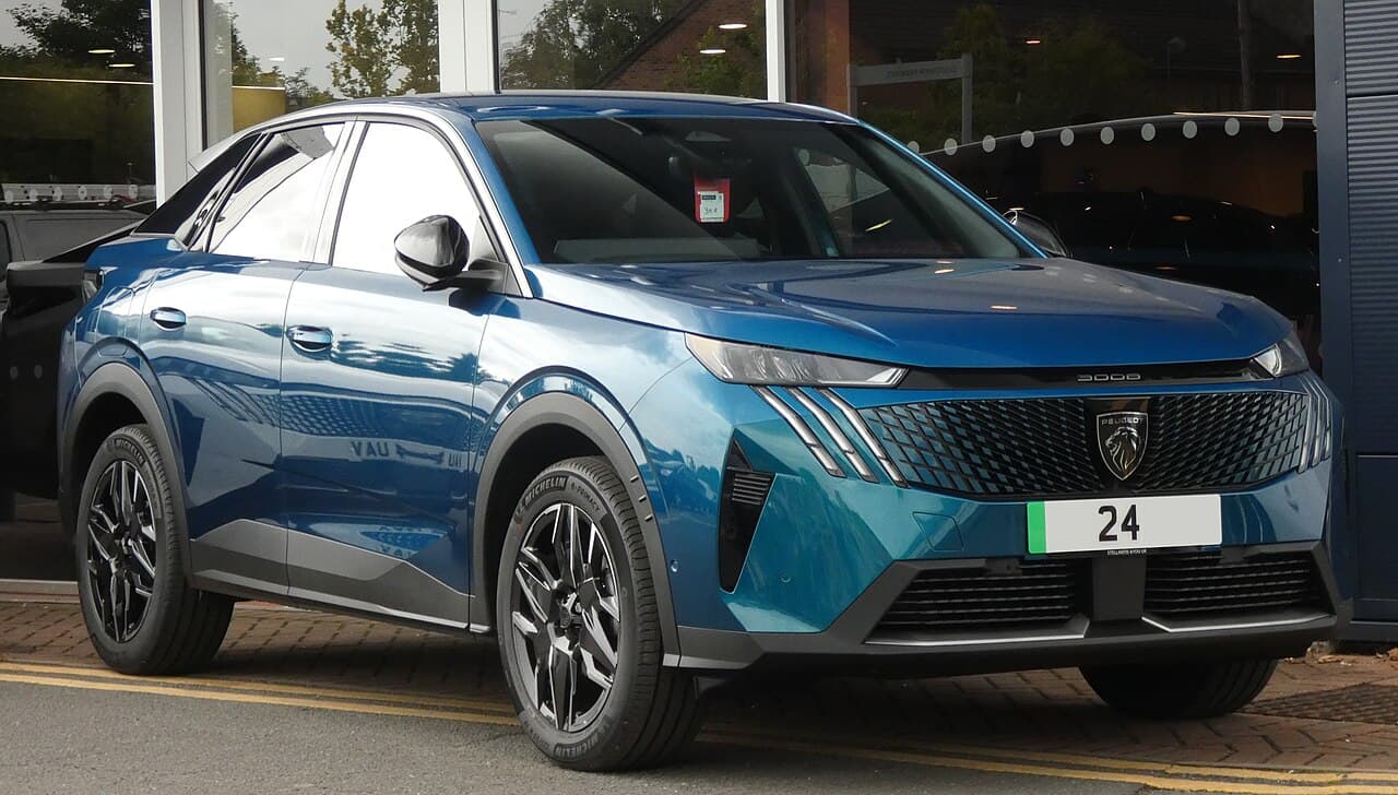 Peugeot e-3008, foto 1 de 3