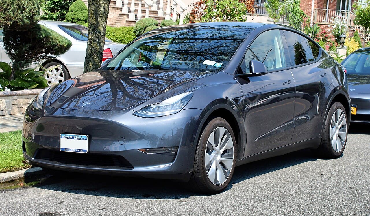Tesla Model Y, foto 1 de 3