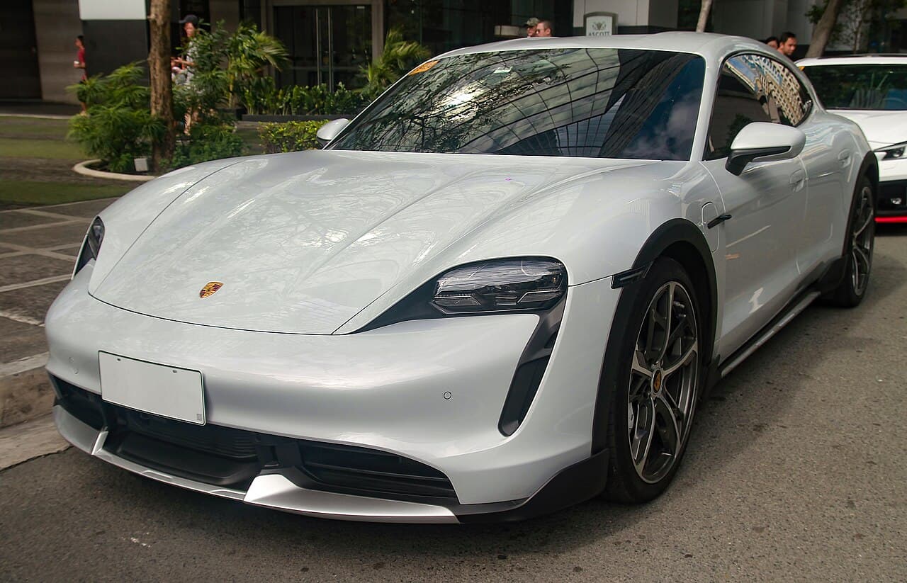 Porsche Taycan Cross Turismo