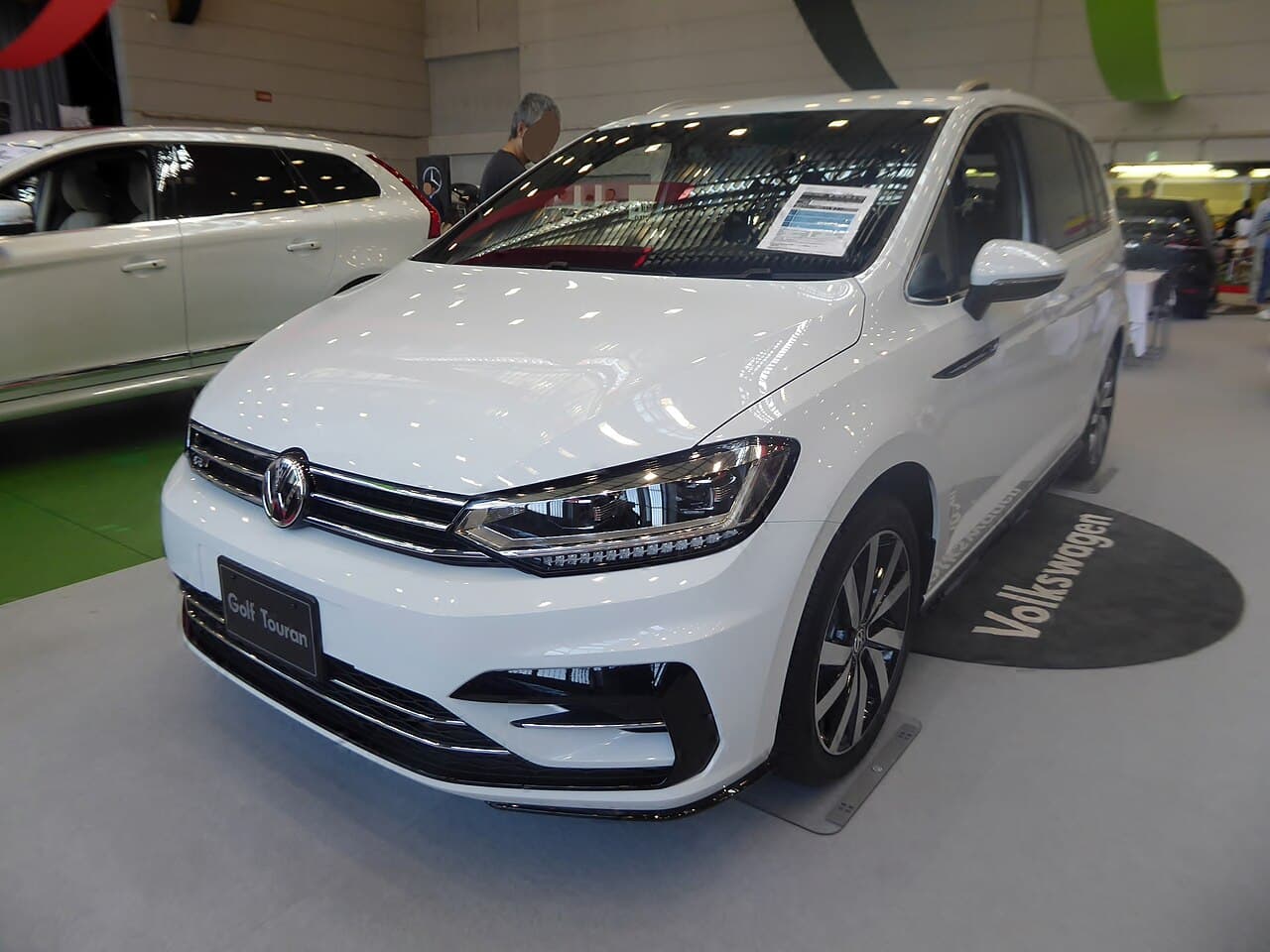 Volkswagen Touran, foto 1 de 2