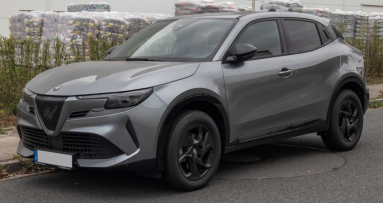 Alfa Romeo Junior Ibrida Q4, foto 1 de 1